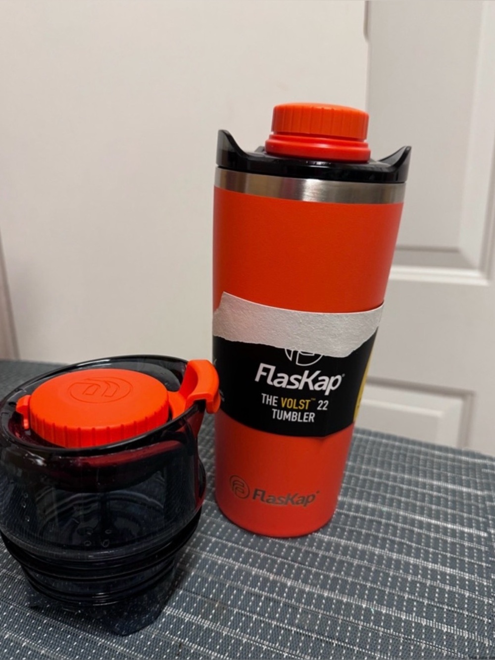 FlasKap Volst 22oz Tumbler in Bright Orange